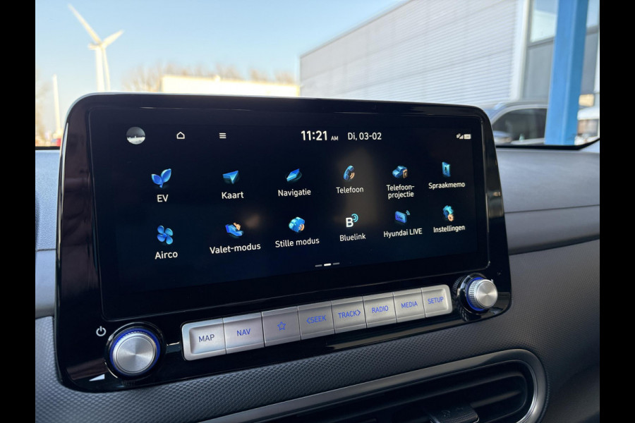 Hyundai KONA ELECTRIC Comfort 64 kWh | Stoelverwarming | Camera |  Audio-navigatiesysteem | Automatische airconditioning