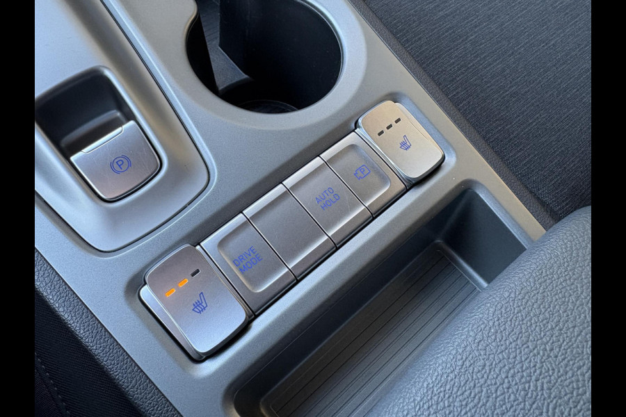 Hyundai KONA ELECTRIC Comfort 64 kWh | Stoelverwarming | Camera |  Audio-navigatiesysteem | Automatische airconditioning