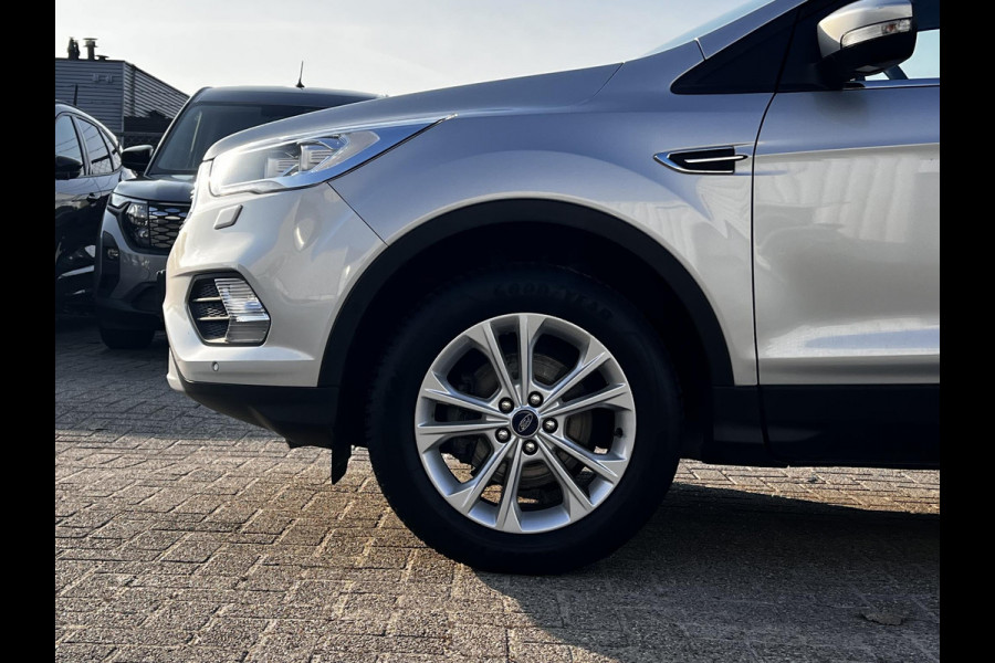 Ford Kuga 1.5 EcoBoost Titanium | 150 pk | Verwarmde voorstoelen | Trekhaak uitklapbaar | Sony audio installatie |