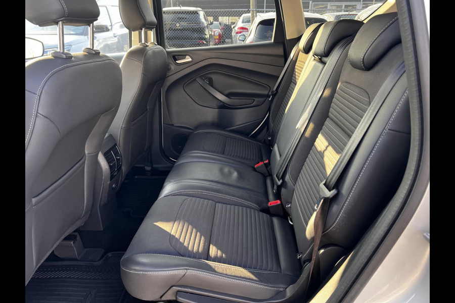 Ford Kuga 1.5 EcoBoost Titanium | 150 pk | Verwarmde voorstoelen | Trekhaak uitklapbaar | Sony audio installatie |