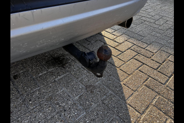 Ford Kuga 1.5 EcoBoost Titanium | 150 pk | Verwarmde voorstoelen | Trekhaak uitklapbaar | Sony audio installatie |