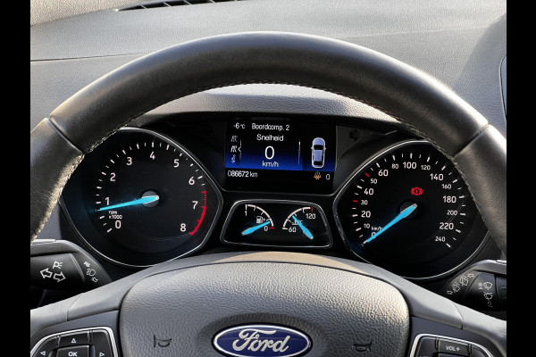 Ford Kuga 1.5 EcoBoost Titanium | 150 pk | Verwarmde voorstoelen | Trekhaak uitklapbaar | Sony audio installatie |