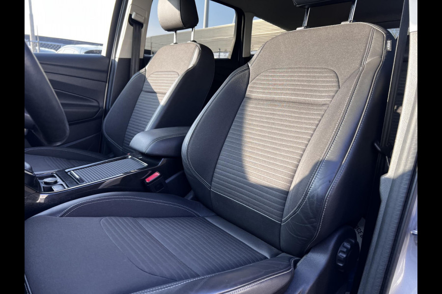Ford Kuga 1.5 EcoBoost Titanium | 150 pk | Verwarmde voorstoelen | Trekhaak uitklapbaar | Sony audio installatie |