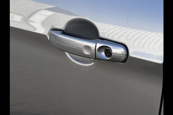 Ford Kuga 1.5 EcoBoost Titanium | 150 pk | Verwarmde voorstoelen | Trekhaak uitklapbaar | Sony audio installatie |