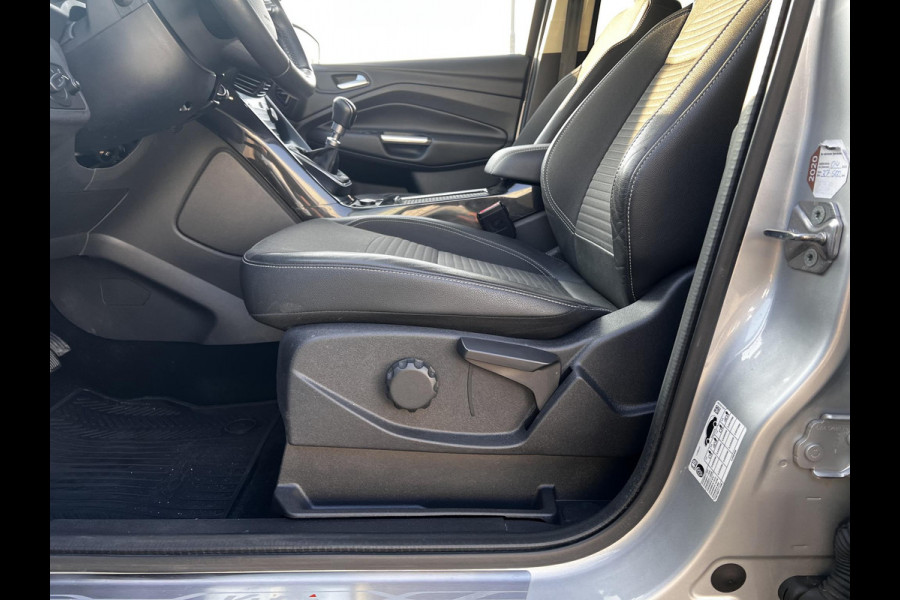 Ford Kuga 1.5 EcoBoost Titanium | 150 pk | Verwarmde voorstoelen | Trekhaak uitklapbaar | Sony audio installatie |