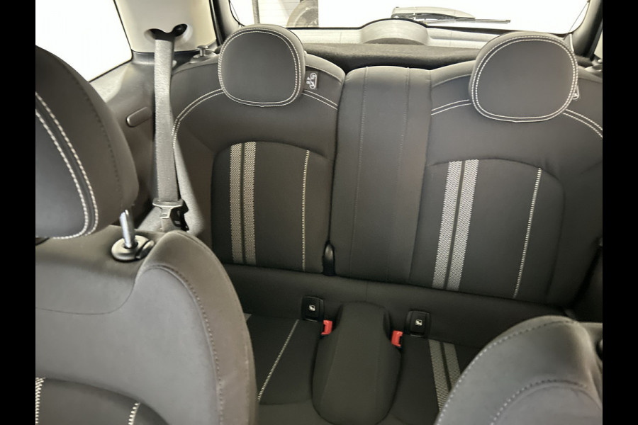 MINI Mini Electric Essential 33 kWh Navigatie | Nette Auto! SOH Waarde 96,7%