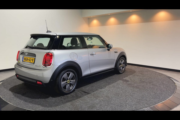 MINI Mini Electric Essential 33 kWh Navigatie | Nette Auto! SOH Waarde 96,7%