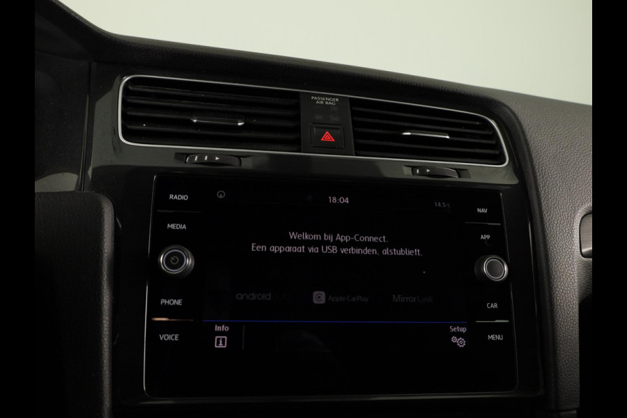 Volkswagen Golf 1.0 TSI Comfortline 115PK | Navigatie | Parkeersensoren | Spiegelpakket