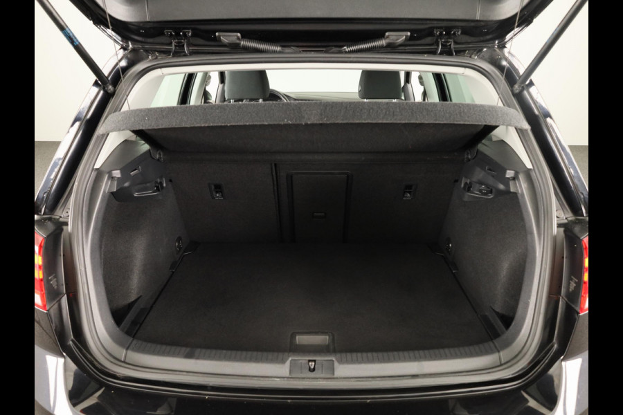 Volkswagen Golf 1.0 TSI Comfortline 115PK | Navigatie | Parkeersensoren | Spiegelpakket