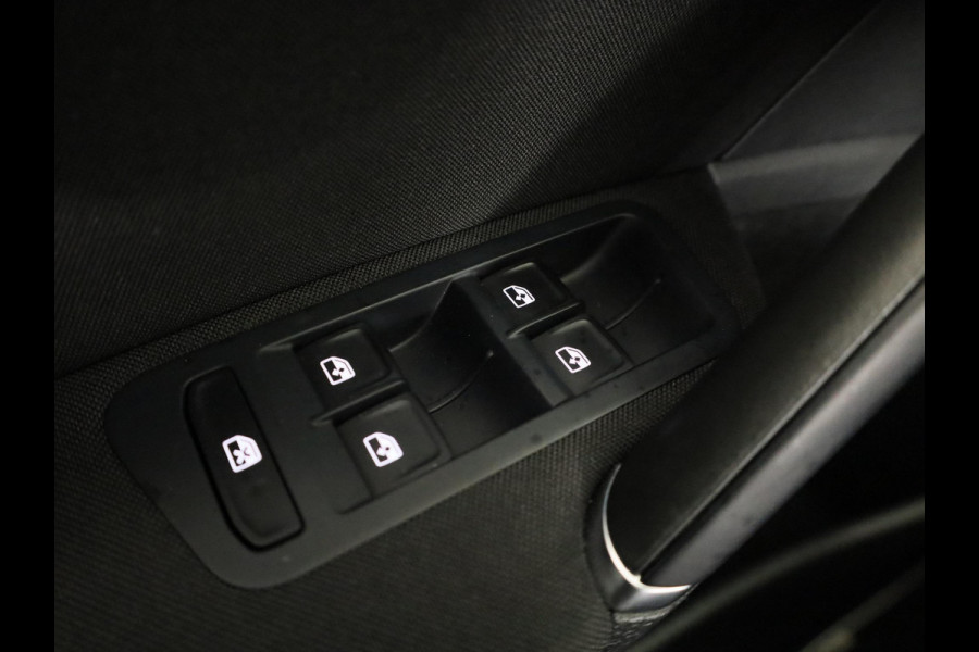 Volkswagen Golf 1.0 TSI Comfortline 115PK | Navigatie | Parkeersensoren | Spiegelpakket