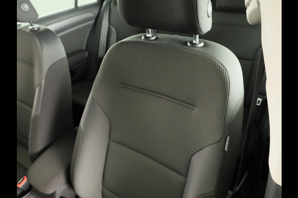 Volkswagen Golf 1.0 TSI Comfortline 115PK | Navigatie | Parkeersensoren | Spiegelpakket