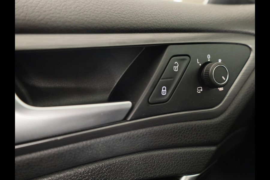 Volkswagen Golf 1.0 TSI Comfortline 115PK | Navigatie | Parkeersensoren | Spiegelpakket