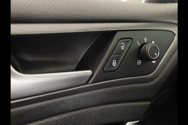 Volkswagen Golf 1.0 TSI Comfortline 115PK | Navigatie | Parkeersensoren | Spiegelpakket