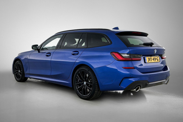 BMW 3 Serie Touring 330e High Executive(Dealer OnderH, Panorama, Laserlights, Navi Pro, Camera, PDC V+A, Cruise Con, Etc)