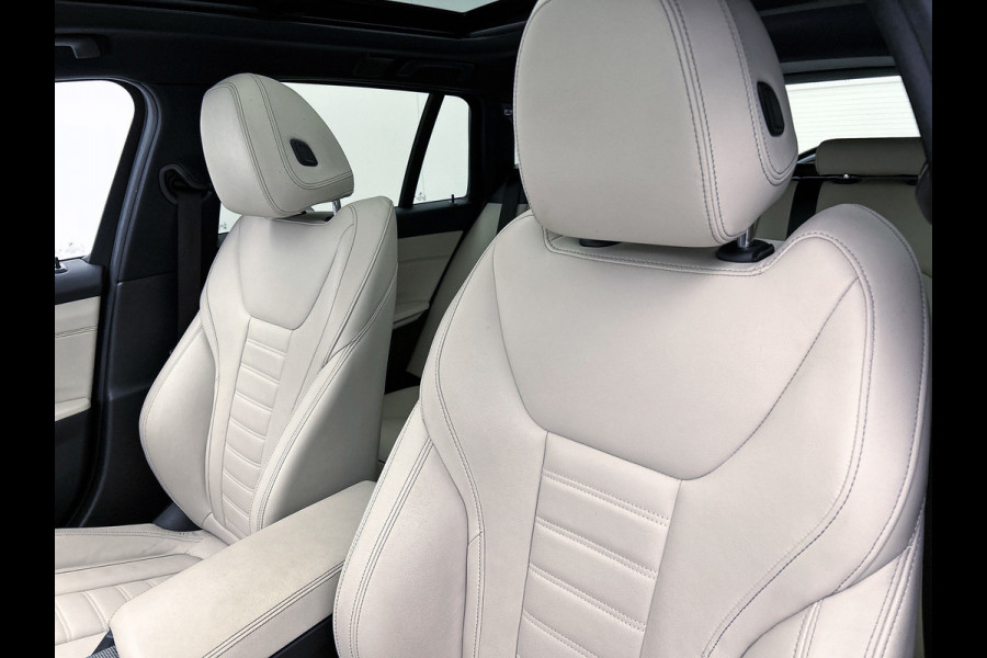 BMW 3 Serie Touring 330e High Executive(Dealer OnderH, Panorama, Laserlights, Navi Pro, Camera, PDC V+A, Cruise Con, Etc)