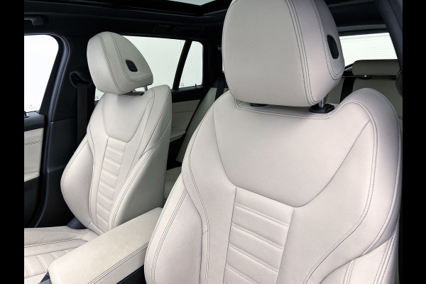 BMW 3 Serie Touring 330e High Executive(Dealer OnderH, Panorama, Laserlights, Navi Pro, Camera, PDC V+A, Cruise Con, Etc)