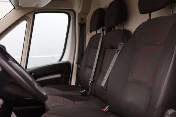 Peugeot Boxer 2.0 BlueHDI L3/H2 165PK TREKHAAK L2/H2 AIRCO NAVI CRUISE CONTROL LEASE V/A 99,- p.m. INRUIL MOGELIJK