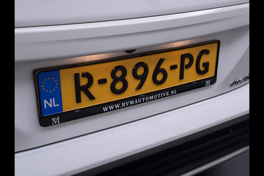 Hyundai Kona EV Premium 64 kWh SOH 100% | 3-FASE | WARMTEPOMP | LEDER | STOEL VERWARM, VENTILATIE | CAMERA | RIJKLAAR INCL. 12 MND BOVAG GARANTIE