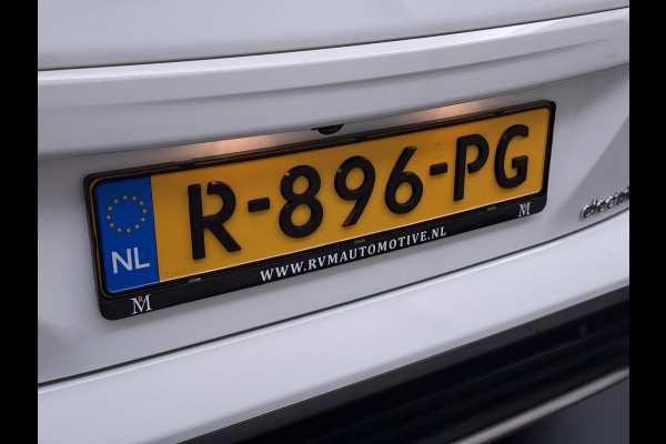 Hyundai Kona EV Premium 64 kWh SOH 100% | 3-FASE | WARMTEPOMP | LEDER | STOEL VERWARM, VENTILATIE | CAMERA | RIJKLAAR INCL. 12 MND BOVAG GARANTIE