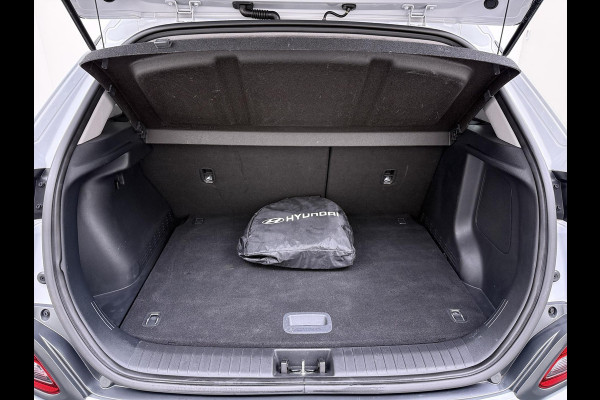 Hyundai Kona EV Premium 64 kWh SOH 100% | 3-FASE | WARMTEPOMP | LEDER | STOEL VERWARM, VENTILATIE | CAMERA | RIJKLAAR INCL. 12 MND BOVAG GARANTIE
