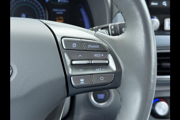 Hyundai Kona EV Premium 64 kWh SOH 100% | 3-FASE | WARMTEPOMP | LEDER | STOEL VERWARM, VENTILATIE | CAMERA | RIJKLAAR INCL. 12 MND BOVAG GARANTIE