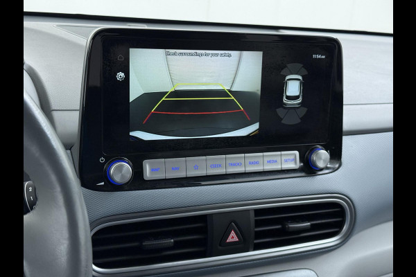 Hyundai Kona EV Premium 64 kWh SOH 100% | 3-FASE | WARMTEPOMP | LEDER | STOEL VERWARM, VENTILATIE | CAMERA | RIJKLAAR INCL. 12 MND BOVAG GARANTIE