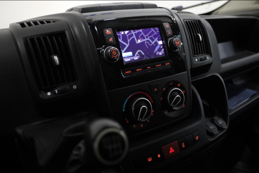 Peugeot Boxer 2.2 BlueHDi 140PK L3/H2 ZWART NAVI CAMERA PDC CRUISE CONTROL AIRCO LEASE V/A 122,- P.M. INRUIL MOGELIJK