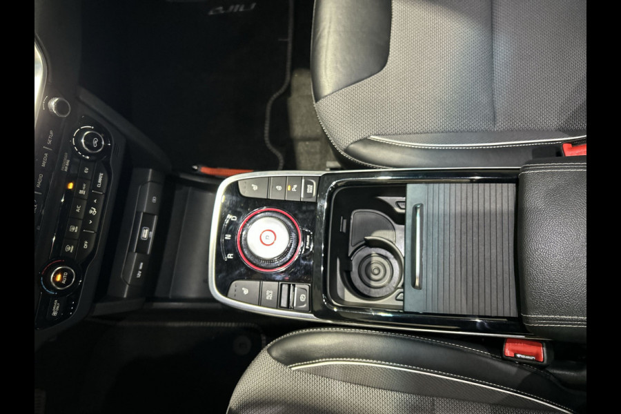 Kia e-Niro DynamicPlusLine 64 kWh Parkeercamera | Navigatie Soh (batterijcheck) Waarde 95,0 %!