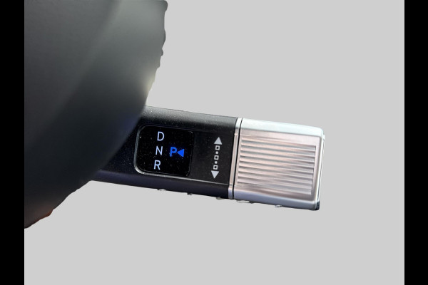 Hyundai KONA ELECTRIC Comfort Smart 65.4 kWh | Automatische achterklep | Navigatie | Achteruitrijcamera