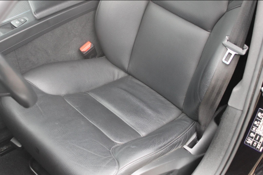 Volvo V60 B3 163PK Automaat Momentum Advantage Lederen bekleding / Apple Carplay / Cruise control / Stoelverwarming / Stuurwielverwarming / lichtmetalen velgen / Road Sign information