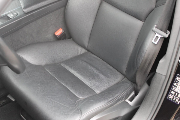 Volvo V60 B3 163PK Automaat Momentum Advantage Lederen bekleding / Apple Carplay / Cruise control / Stoelverwarming / Stuurwielverwarming / lichtmetalen velgen / Road Sign information