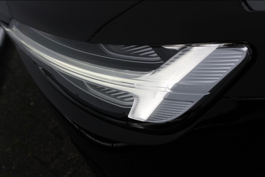 Volvo V60 B3 163PK Automaat Momentum Advantage Lederen bekleding / Apple Carplay / Cruise control / Stoelverwarming / Stuurwielverwarming / lichtmetalen velgen / Road Sign information