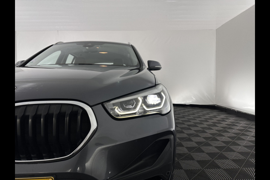 BMW X1 xDrive25e eDrive Edition (INCL.BTW) *HEAD-UP | LEATHER | FULL-LED | HARMAN/KARDON | HEATED-COMFORTSEATS | NAVI-FULLMAP | ECC | PDC | CRUISE | 17''ALU | TOWBAR*
