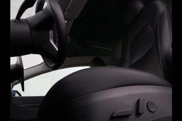 Tesla Model 3 Standard RWD Plus 60 kWh | Autopilot | Panoramadak | Leder | Stoelverwarming | Full LED | Camera | Navigatie | Keyless