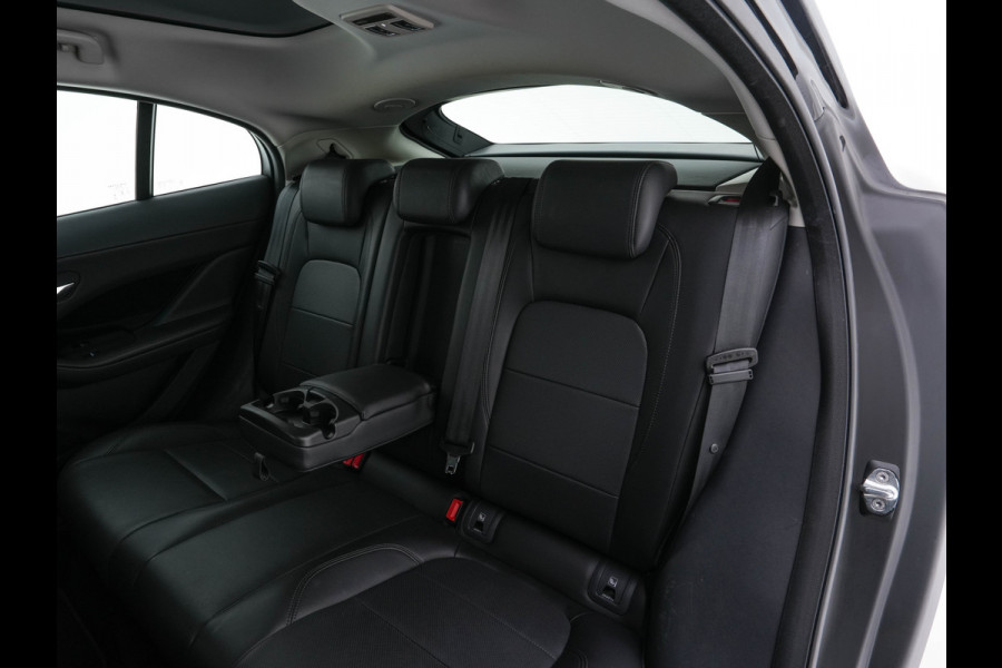 Jaguar I-PACE EV400 Business Edition S 90 kWh {SOH-89%} (INCL-BTW) *HEATPUMP | PANO | LEATHER | MERIDIAN-AUDIO | FULL-LED | HEATED/COOLED-COMFORTSEATS | DAB+ | CAMERA | DIGI-COCKPIT | NAVI-FULLMAP | ECC | KEYLESS | PDC | CCS-FASTLOADER | CRUISE |