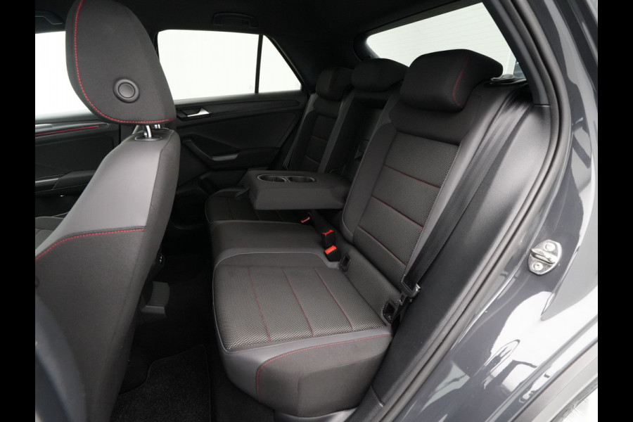 Volkswagen T-Roc 1.5 TSI 150pk DSG Sport Camera Navigatie Acc Carplay