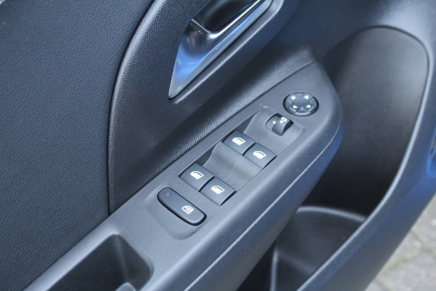 Opel Corsa 1.2 101pk GS Line AUTOMAAT Clima Cruise Carplay Camera LMV Two-Tone