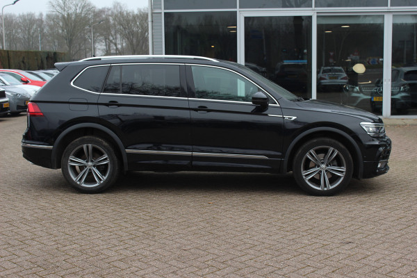 Volkswagen Tiguan Allspace 1.5 TSI Highline Business R / Trekhaak / Camera / Navigatie / Keyless / 19'' / DAB / ACC