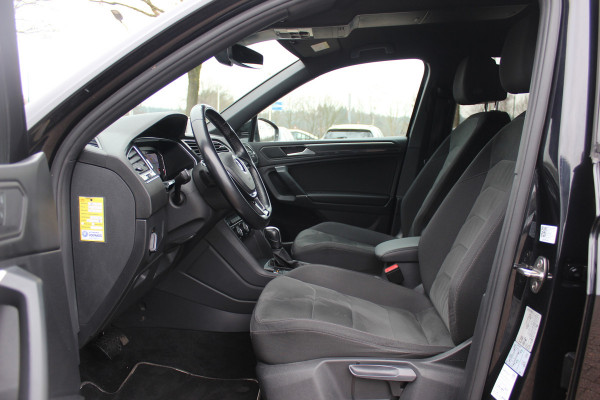 Volkswagen Tiguan Allspace 1.5 TSI Highline Business R / Trekhaak / Camera / Navigatie / Keyless / 19'' / DAB / ACC