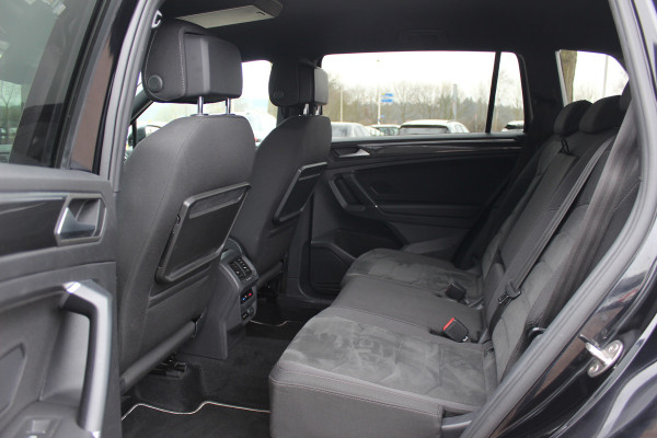Volkswagen Tiguan Allspace 1.5 TSI Highline Business R / Trekhaak / Camera / Navigatie / Keyless / 19'' / DAB / ACC