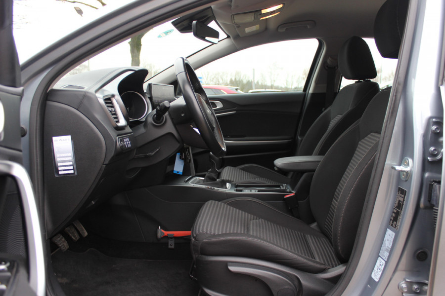 Kia Ceed Sportswagon 1.5 T-GDi DynamicLine / Trekhaak / Camera / Navigatie / 16'' / LED Koplampen / DAB / ACC