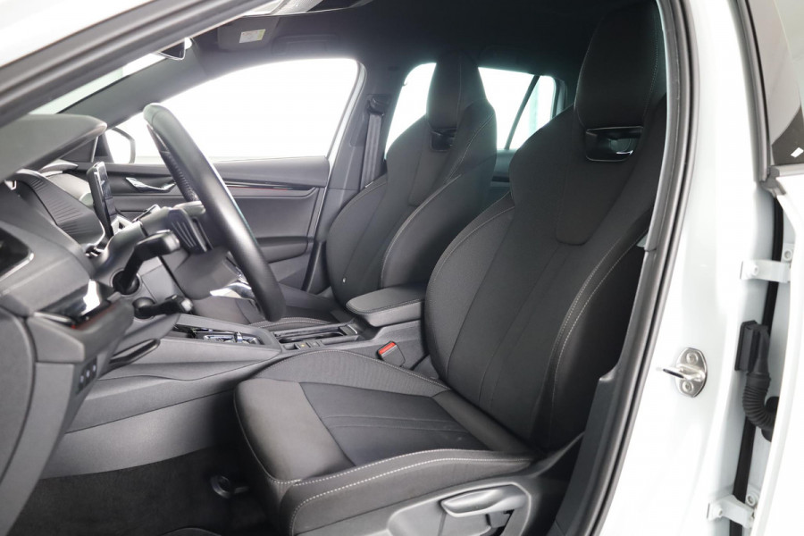 Škoda Octavia Combi 1.4 TSI iV PHEV Sportline Business 204pk  Plug in Hybrid | Privatelease vanaf 675,-- | Navigatie | 18 inch Lichtmetalen velgen | Travel Pakket| SOH 97%