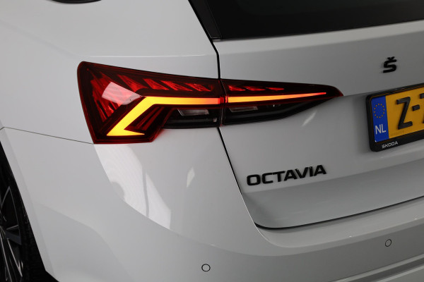 Škoda Octavia Combi 1.4 TSI iV PHEV Sportline Business 204pk  Plug in Hybrid | Privatelease vanaf 675,-- | Navigatie | 18 inch Lichtmetalen velgen | Travel Pakket| SOH 97%