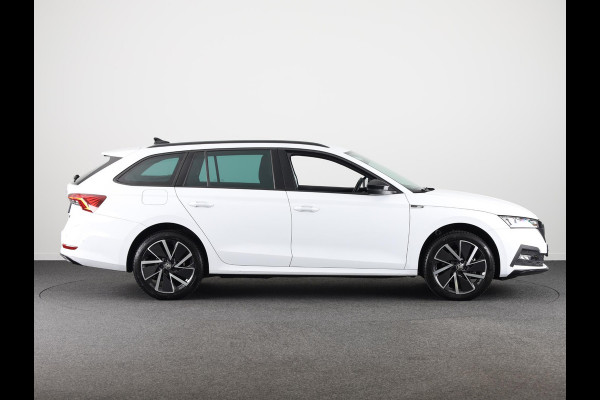 Škoda Octavia Combi 1.4 TSI iV PHEV Sportline Business 204pk  Plug in Hybrid | Privatelease vanaf 675,-- | Navigatie | 18 inch Lichtmetalen velgen | Travel Pakket| SOH 97%