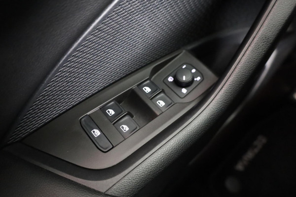 Škoda Octavia Combi 1.4 TSI iV PHEV Sportline Business 204pk  Plug in Hybrid | Privatelease vanaf 675,-- | Navigatie | 18 inch Lichtmetalen velgen | Travel Pakket| SOH 97%