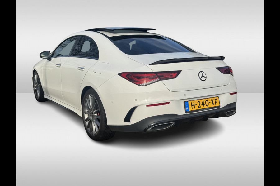 Mercedes-Benz CLA-Klasse 200 Business Solution AMG / Panoramadak / Camera / Sfeerverlichting / 18'' / Leder&Alcantara / Stoelverwarming / DAB / Cruise Control