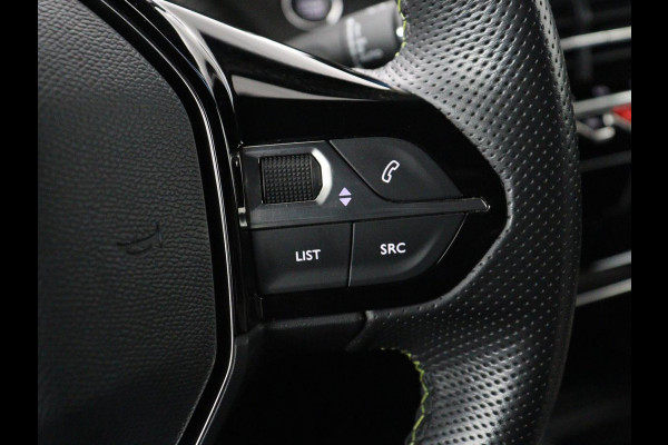 Peugeot e-2008 EV GT Pack 50 kWh | 3-Fase | Panoramadak | Stoelverwarming | Trekhaak | Adaptive cruise | Leder/Alcantara | Carplay | Keyless | Digital Cockpit | Navigatie | Full LED