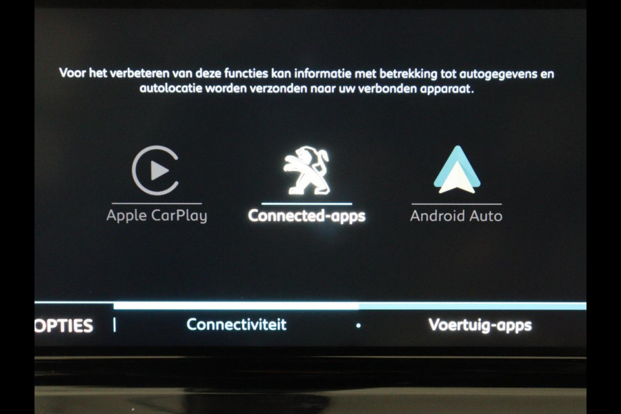 Peugeot e-2008 EV GT Pack 50 kWh | 3-Fase | Panoramadak | Stoelverwarming | Trekhaak | Adaptive cruise | Leder/Alcantara | Carplay | Keyless | Digital Cockpit | Navigatie | Full LED