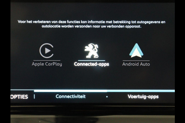Peugeot e-2008 EV GT Pack 50 kWh | 3-Fase | Panoramadak | Stoelverwarming | Trekhaak | Adaptive cruise | Leder/Alcantara | Carplay | Keyless | Digital Cockpit | Navigatie | Full LED