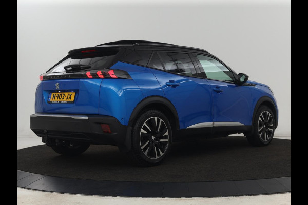 Peugeot e-2008 EV GT Pack 50 kWh | 3-Fase | Panoramadak | Stoelverwarming | Trekhaak | Adaptive cruise | Leder/Alcantara | Carplay | Keyless | Digital Cockpit | Navigatie | Full LED